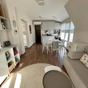 Dockview Atelier , Бургас Болгария